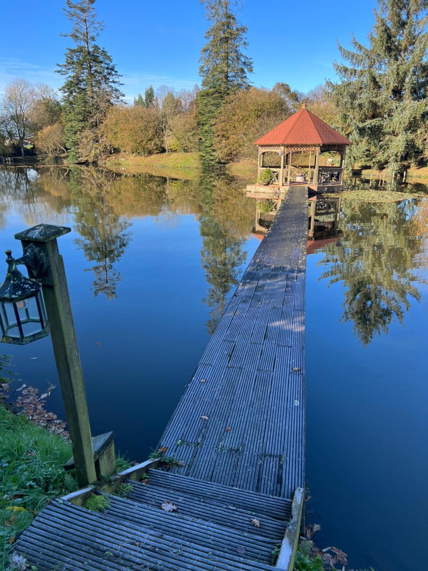 Lake Noble Saint-Germain-l'Aiguiller Εξωτερικό φωτογραφία